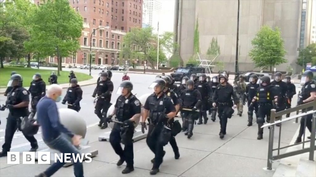 Buffalo police riot squad quit to back officers who shoved man