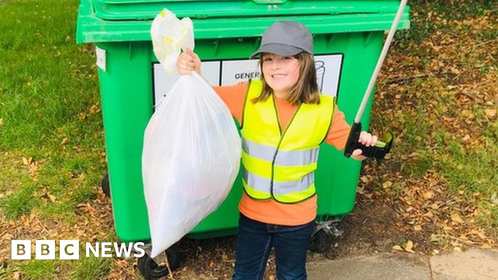 Six-year-old litter-picker ‘trying to save the world’ Six-year-old litter-picker ‘trying to save the world’