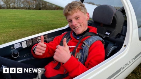 Teenage glider pilot flies solo for first time on 14th birthday