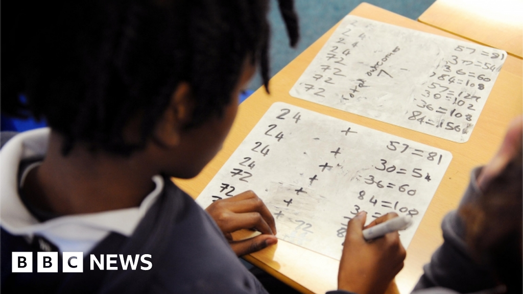 Poor pupils fall further behind in maths Poor pupils fall further behind in maths
