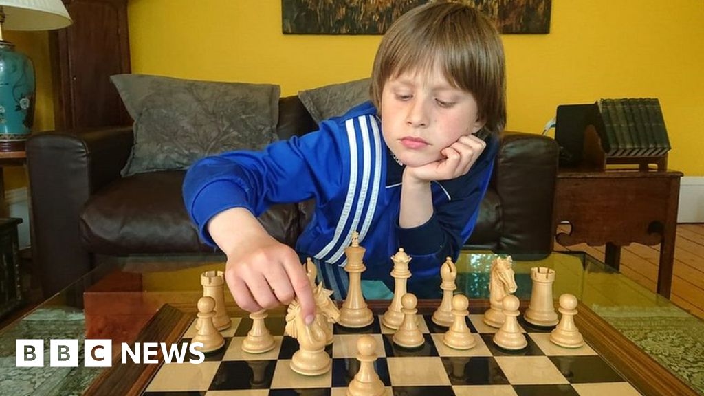 The 10-year-old boy who beat a chess grandmaster The 10-year-old boy who beat a chess grandmaster
