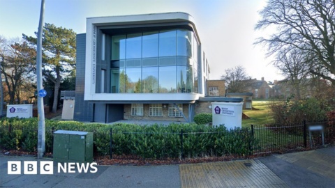 Virtual graduates get to attend Lincoln university ceremony