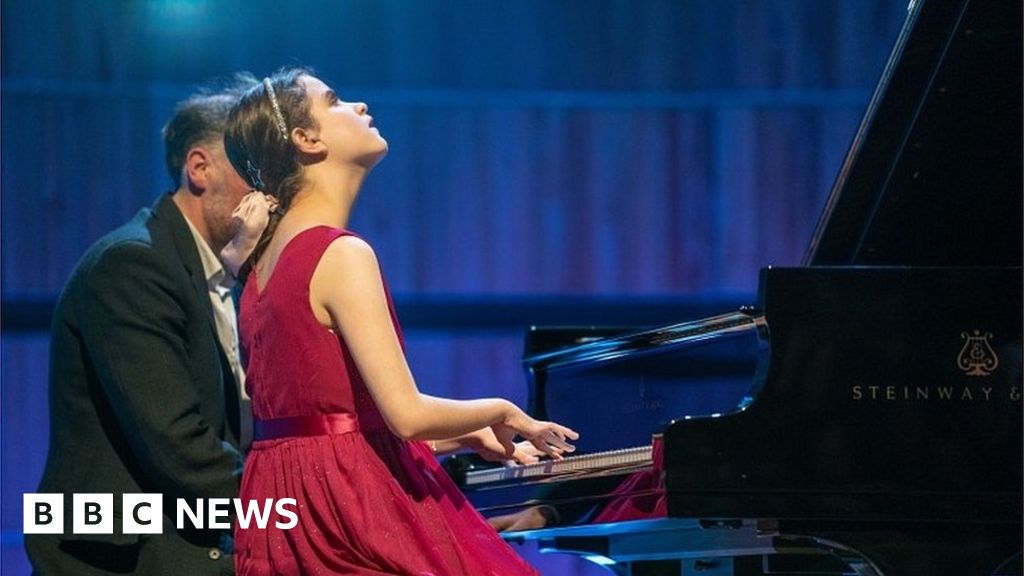 Blind pianist’s ‘life-changing’ station performance