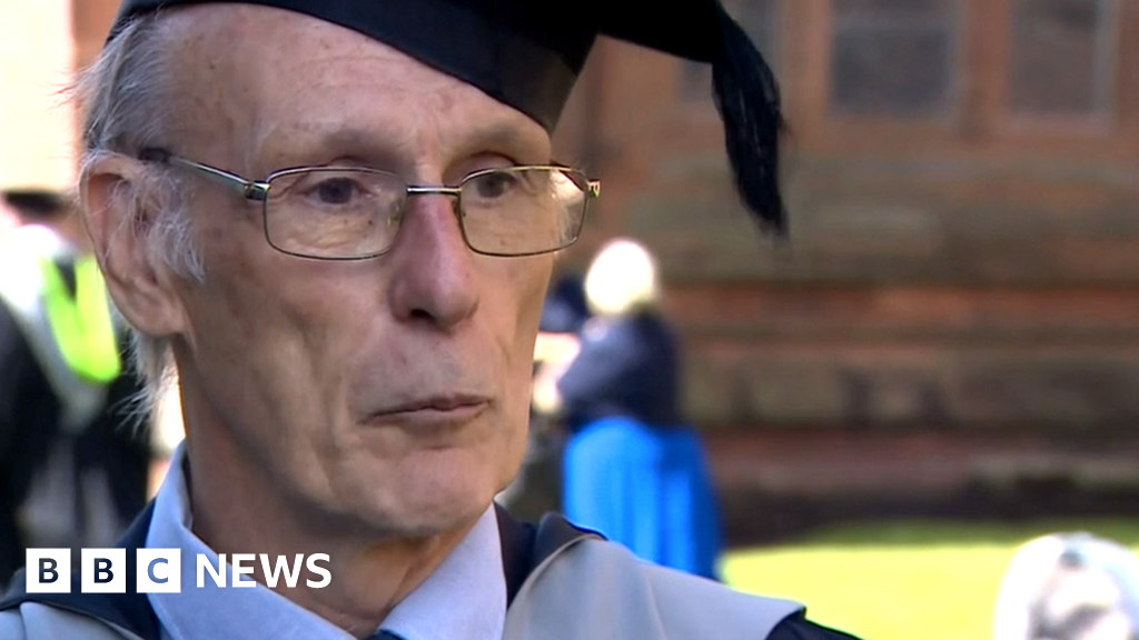 Penrith man, 64, qualifies to become paramedic Penrith man, 64, qualifies to become paramedic