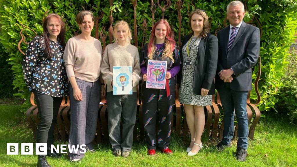 Students turn to art to warn children about vaping danger