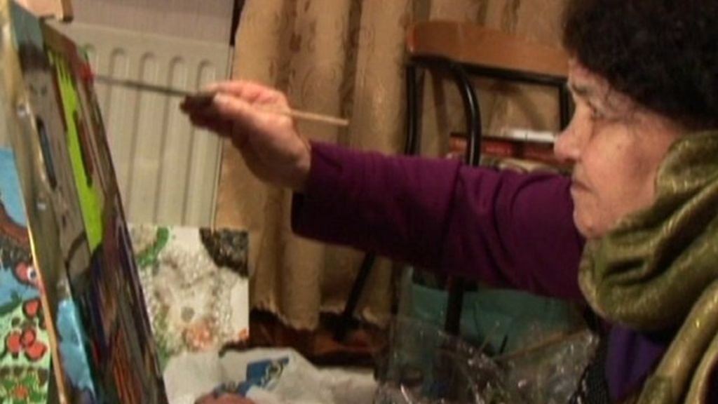 Iraqi Kurdish woman, 75, becomes artistic sensation