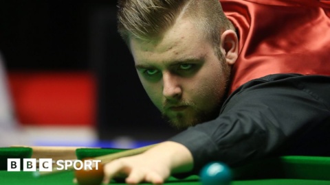 Jackson Page: 15-year-old snooker prodigy’s pro hopes & parents’ pride