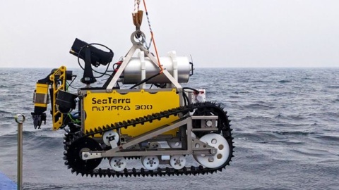 The German robots hunting the sea for WW2 bombs