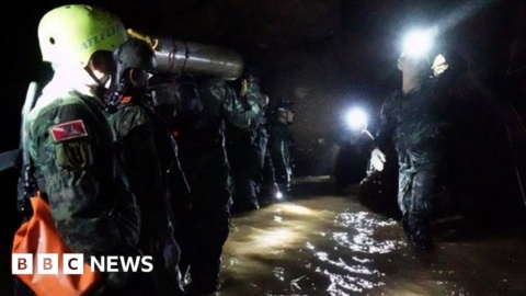 Thai rescue diver dies, and crunch Brexit talks loom