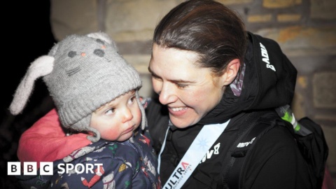 Spine Race: Jasmin Paris becomes first female winner of 268-mile ultra marathon Spine Race: Jasmin Paris becomes first female winner of 268-mile ultra marathon