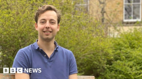 Oxford University students set up help group