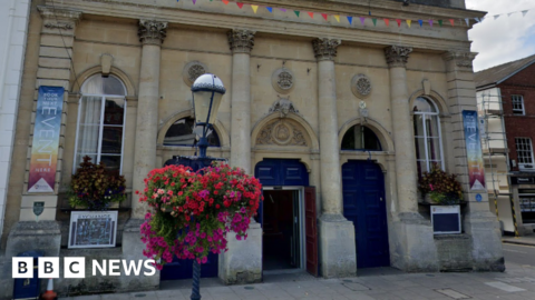 Covid: Devizes celebrates vaccination effort