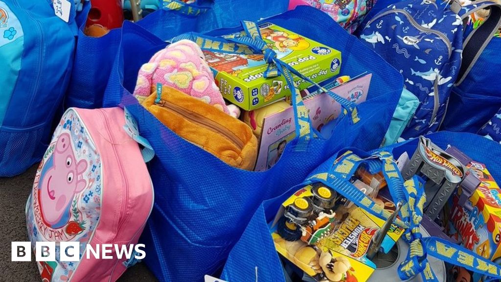 The local people helping refugees in the UK