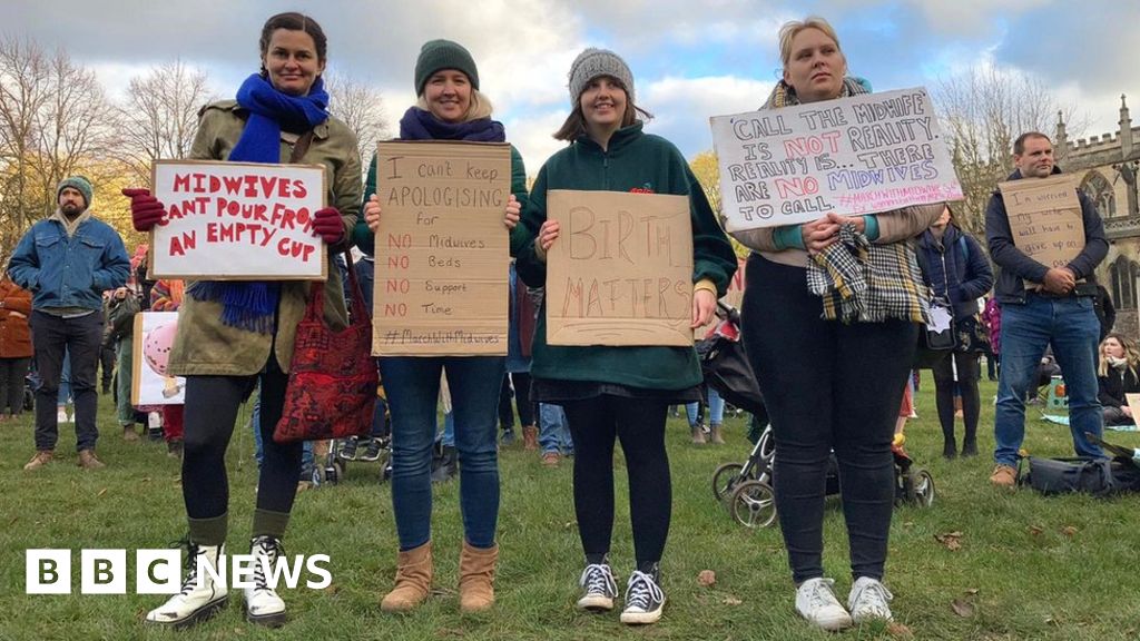 March with Midwives vigils held over ‘maternity crisis’ March with Midwives vigils held over ‘maternity crisis’
