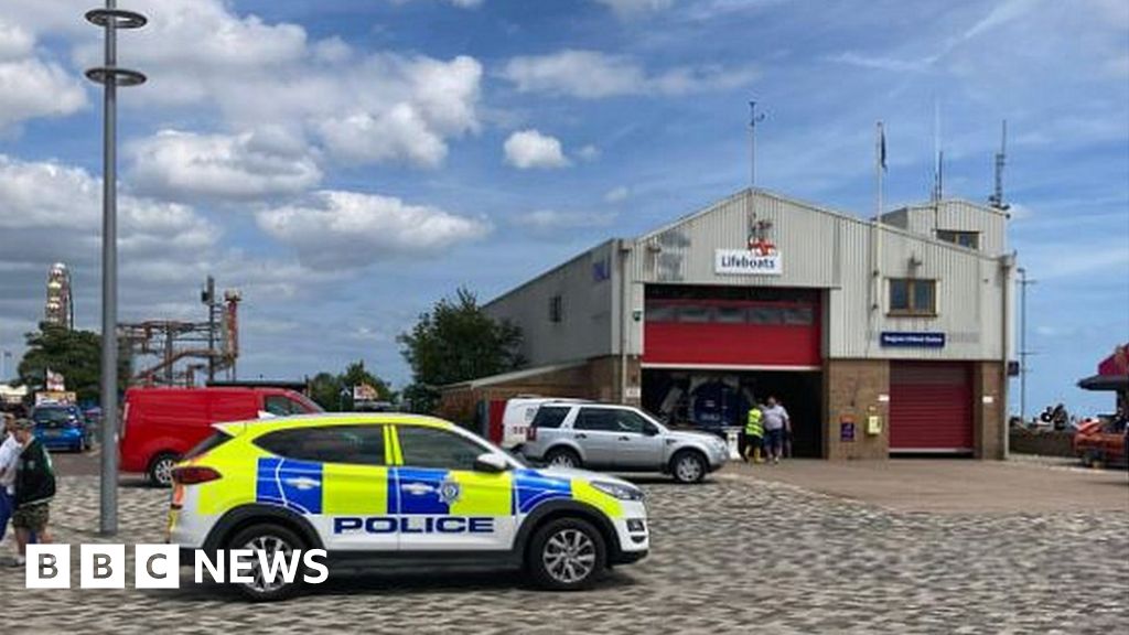 Body found in sea near Lincolnshire resort Body found in sea near Lincolnshire resort