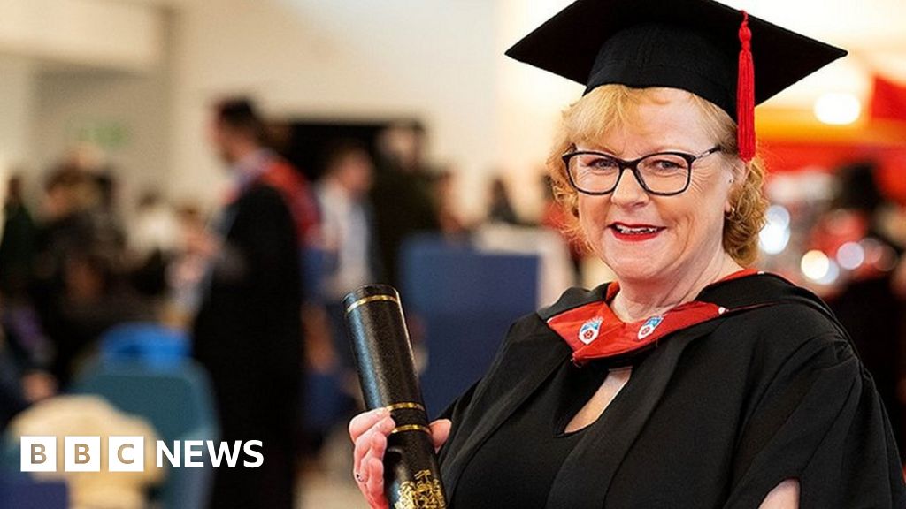 Blackpool breast cancer survivor realises nursing dream Blackpool breast cancer survivor realises nursing dream
