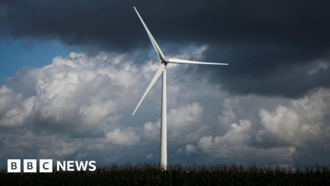 Big cut in UK emissions needed, says watchdog