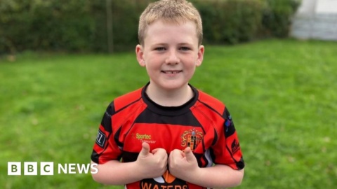 Eight-year-old boy runs daily for homeless people