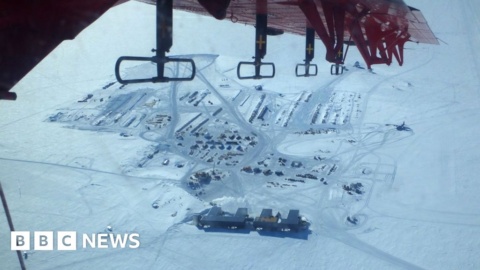 Rock ‘hotspot’ causes ice sheet to sag