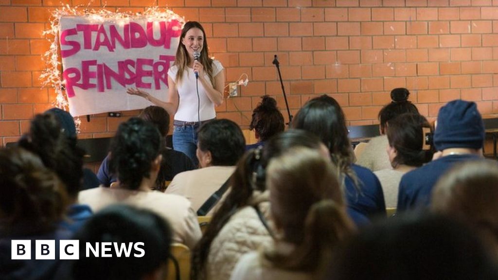 Mexican comedian brings stand-up to female prisoners Mexican comedian brings stand-up to female prisoners