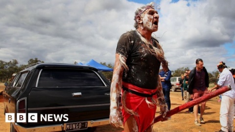 Australia’s oldest remains taken to ancestral home Australia’s oldest remains taken to ancestral home