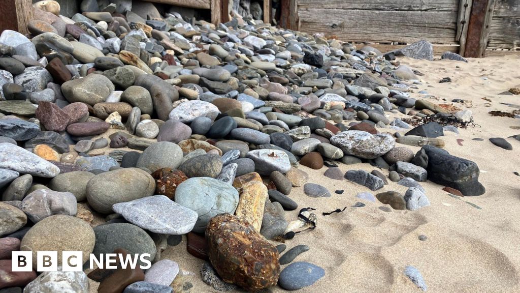 Saundersfoot sea defence pebble return plea Saundersfoot sea defence pebble return plea