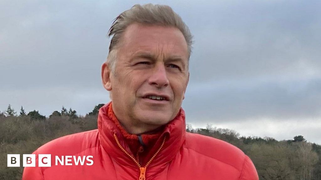 Chris Packham urges Dorset Council to ban weedkiller Chris Packham urges Dorset Council to ban weedkiller