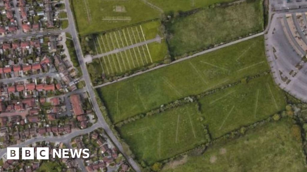 Green belt housing plan approved subject to government approval Green belt housing plan approved subject to government approval