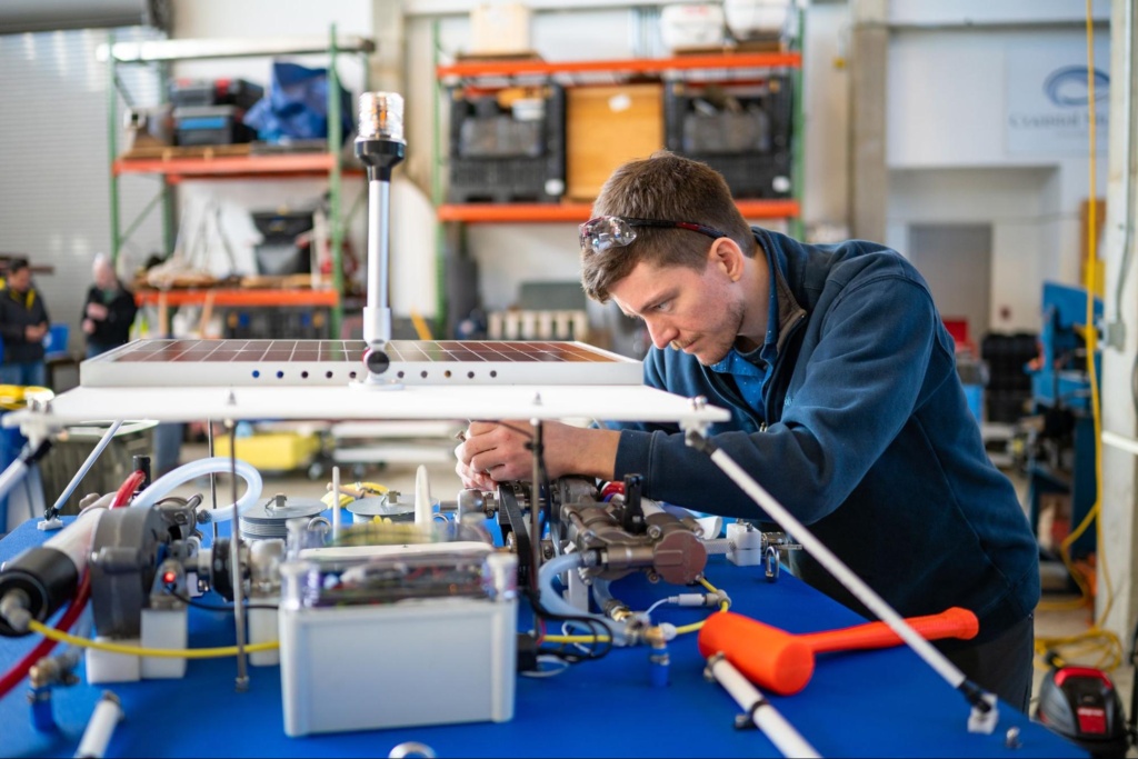 Leading the way in engineering education Leading the way in engineering education