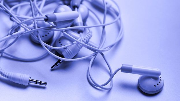 Why do earphone cords always get tangled? Physics Why do earphone cords always get tangled? Physics