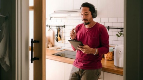 Does banning meetings help workers get back their time? Does banning meetings help workers get back their time?