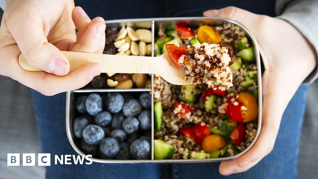 Ministers ‘should urge public to eat less meat’