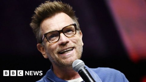 Ewan McGregor takes on first theatre role in 17 years Ewan McGregor takes on first theatre role in 17 years