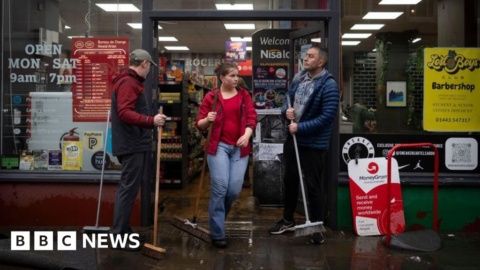 Pontypridd residents angry after Storm Bert causes flooding