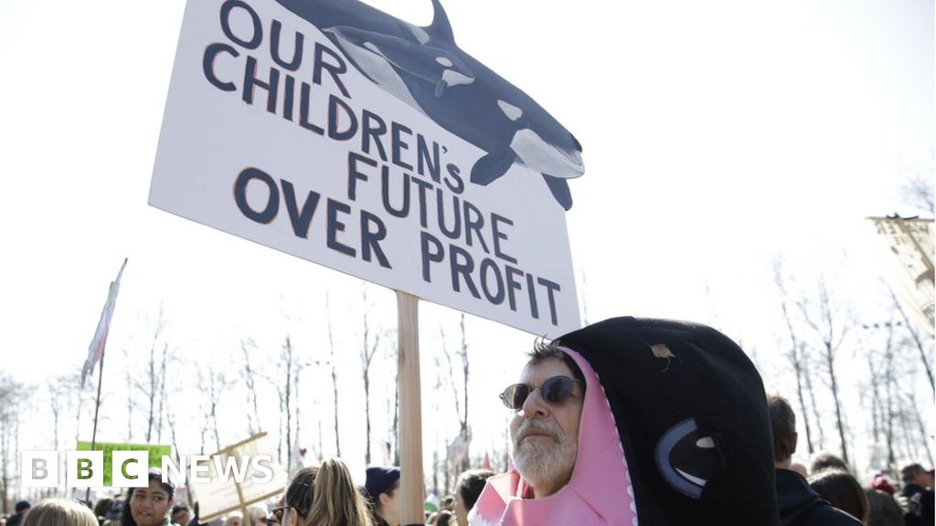 The billion-dollar oil pipeline Canadians own and can’t build The billion-dollar oil pipeline Canadians own and can’t build