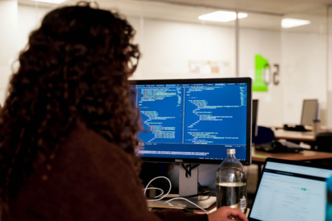 Master business and healthcare informatics with Yoobee College