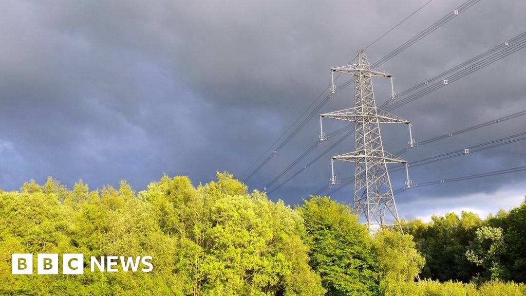 North-South interconnector report backs above-ground pylons
