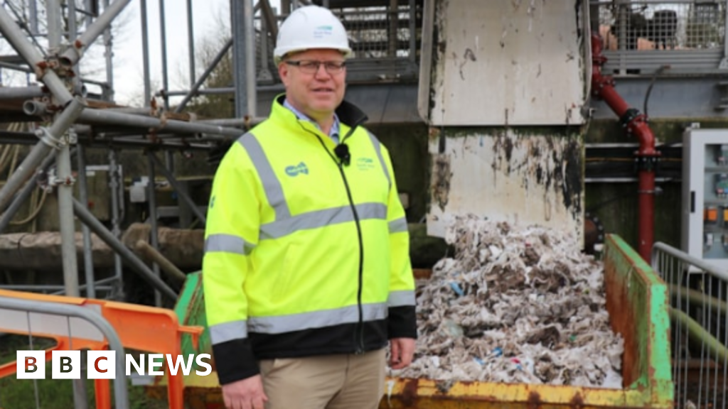 Devon and Cornwall urged to avoid pouring fat and oil down drains Devon and Cornwall urged to avoid pouring fat and oil down drains