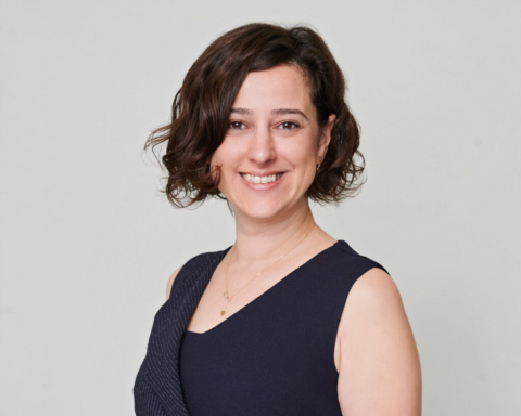 How to find friends in a new city? Just use Newbee How to find friends in a new city? Just use Newbee