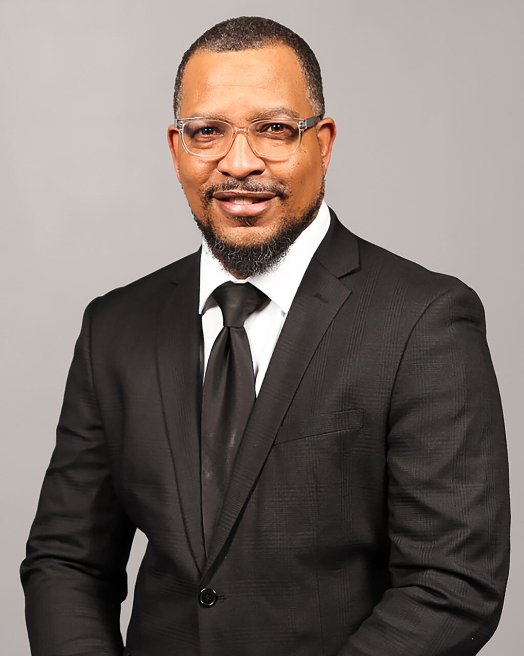 SonjaRayTaylor Heashot Black1 March2025